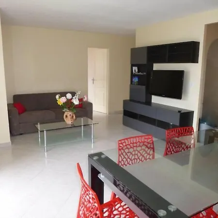 T3 - Private Parking - 300 M Sea & Apartament *
