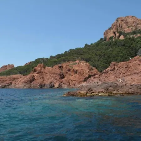 Apartament T3 - Private Parking - 300 M Sea & Fréjus