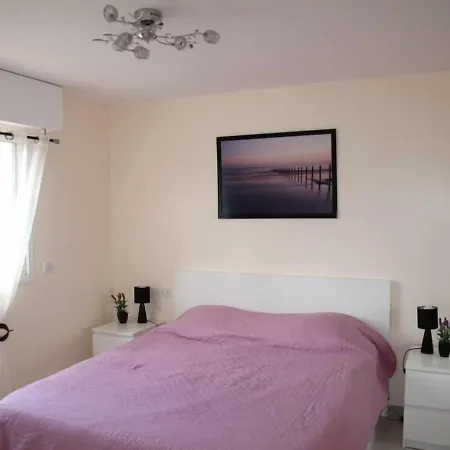 Apartament T3 - Private Parking - 300 M Sea & Fréjus