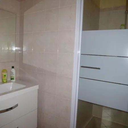 T3 - Private Parking - 300 M Sea & *