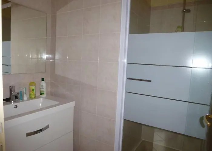 T3 - Private Parking - 300 M Sea & *